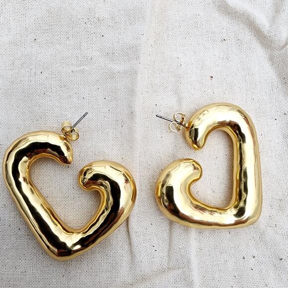 NEW J. Crew Gold Heart Shaped Chunky Earrings - Picture 5 of 8